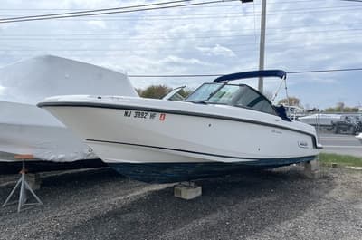 BOATZON | Boston Whaler 230 Vantage 2013