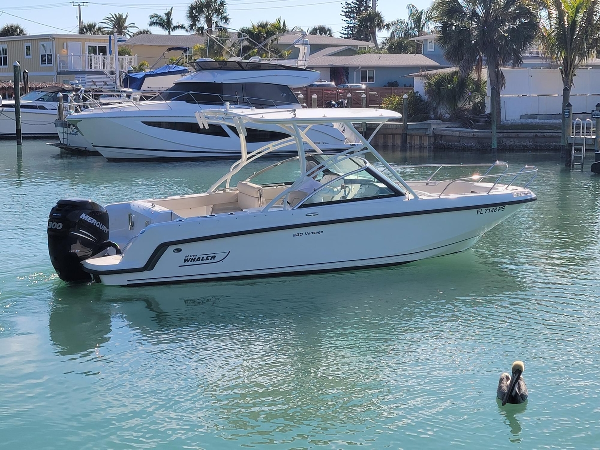 2014 Boston Whaler 230 Vantage - Sold Boat