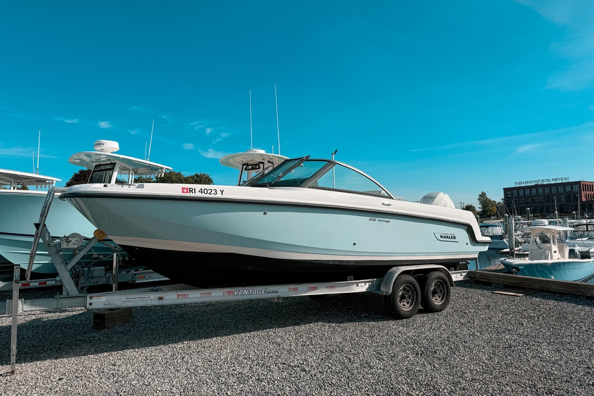 2015 Boston Whaler 230 Vantage - Sold Boat