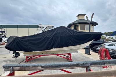 BOATZON | Boston Whaler 230 Vantage 2015