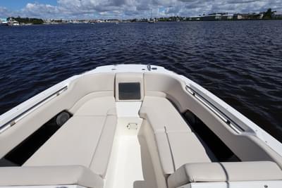 BOATZON | Boston Whaler 230 VANTAGE 2017