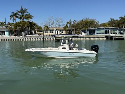 BOATZON | Boston Whaler 240 DAUNTLESS 2018