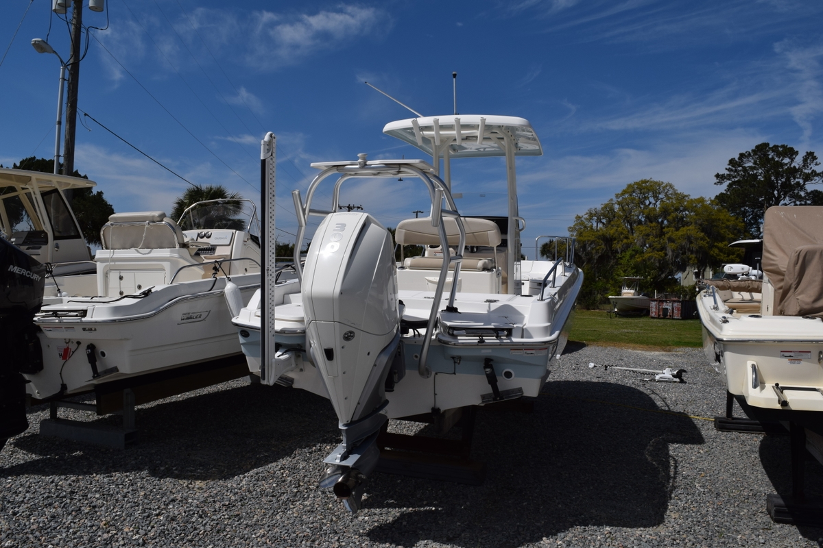 2019 Boston Whaler 240 Dauntless - Sold Boat