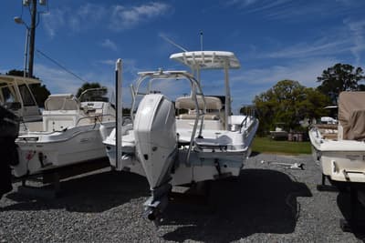 BOATZON | Boston Whaler 240 Dauntless 2019