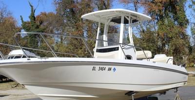 BOATZON | Boston Whaler 240 Dauntless 2020