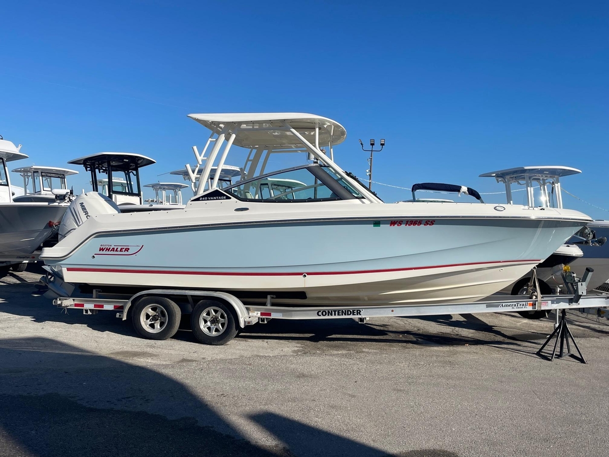 2021 Boston Whaler 240 Vantage - Sold Boat
