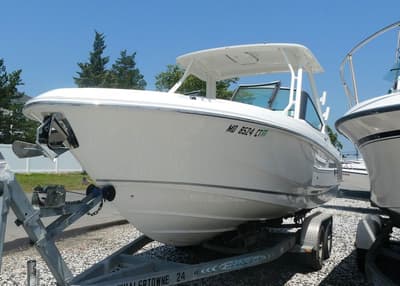 BOATZON | Boston Whaler 240 Vantage 2022