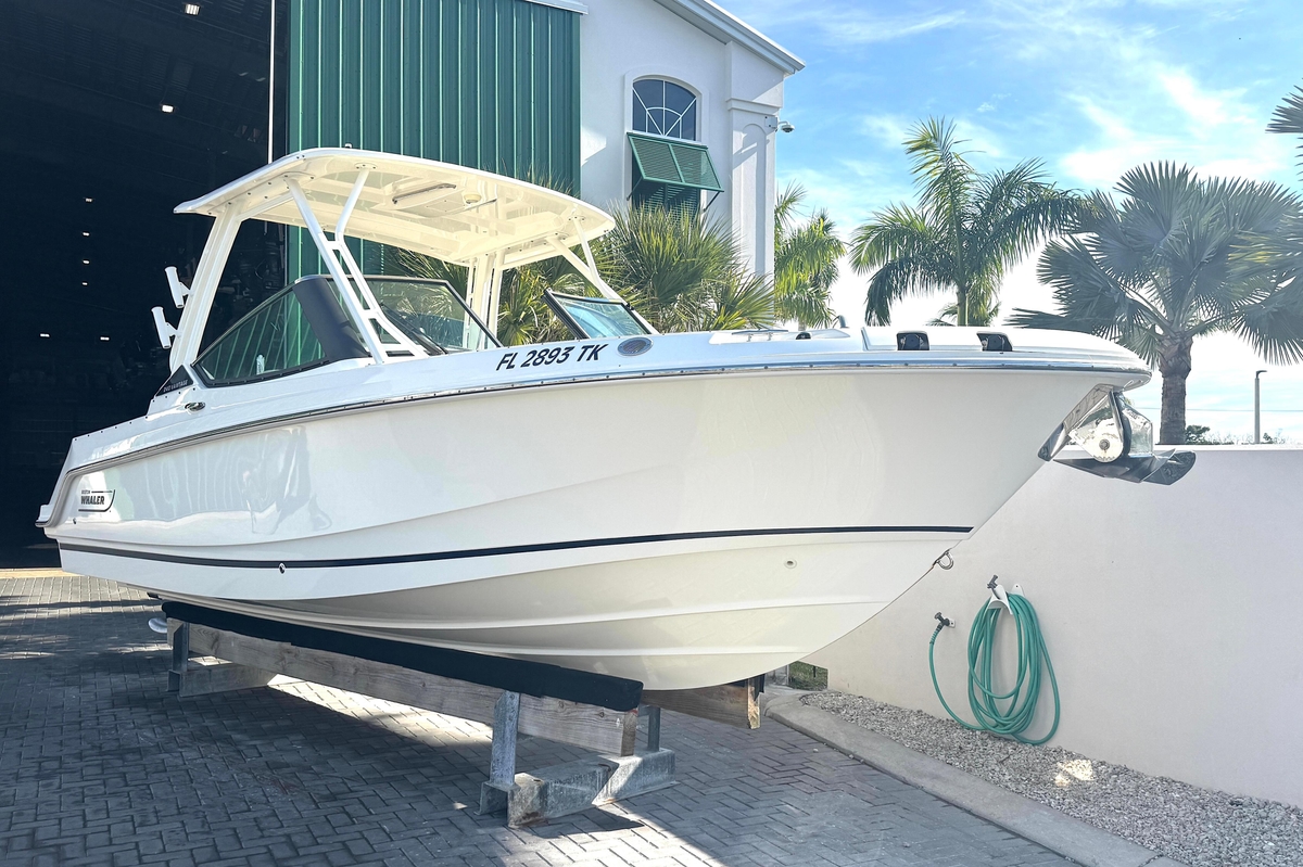 2023 Boston Whaler 240 Vantage - Sold Boat