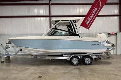 BOATZON | Boston Whaler 240 Vantage 2026