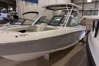BOATZON | Boston Whaler 240 Vantage 2026