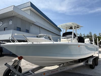 BOATZON | Boston Whaler 25 DAUNTLESS 2024