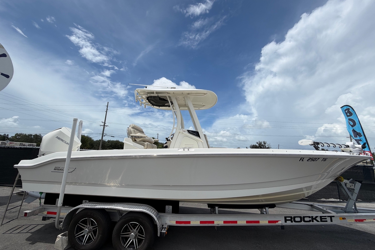 2022 Boston Whaler 250 Dauntless - Sold Boat