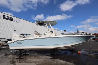 BOATZON | Boston Whaler 250 Dauntless 2023