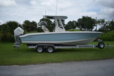 BOATZON | Boston Whaler 250 Dauntless 2026 BOATZON | Boston Whaler 250 Dauntless 2026