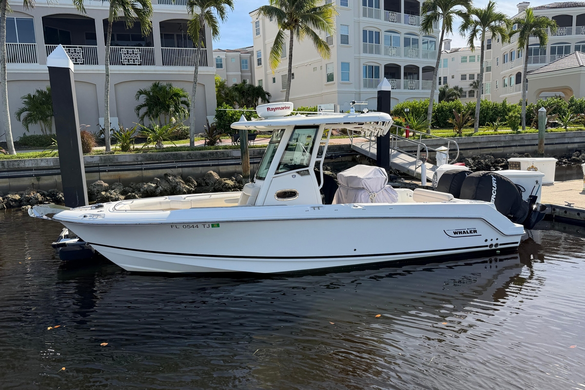 Boston Whaler 250 Outrage 2018