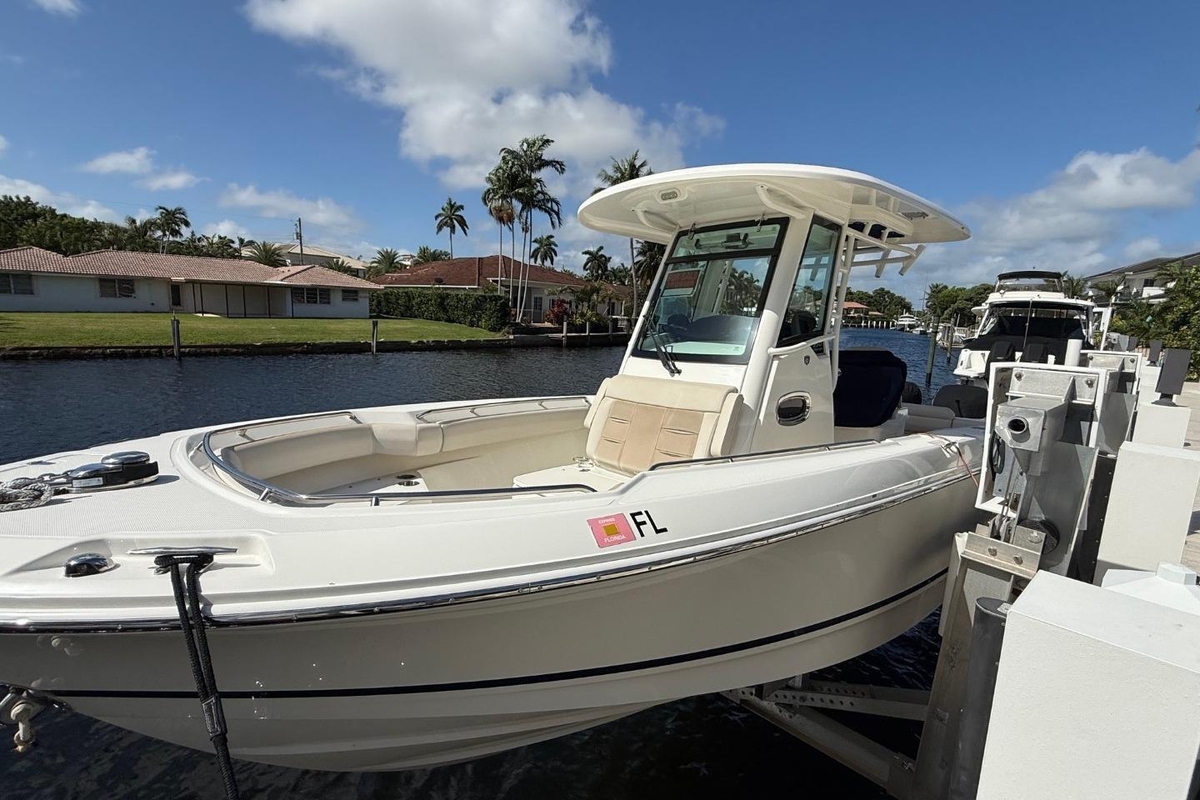 2018 Boston Whaler 250 Outrage - Sold Boat