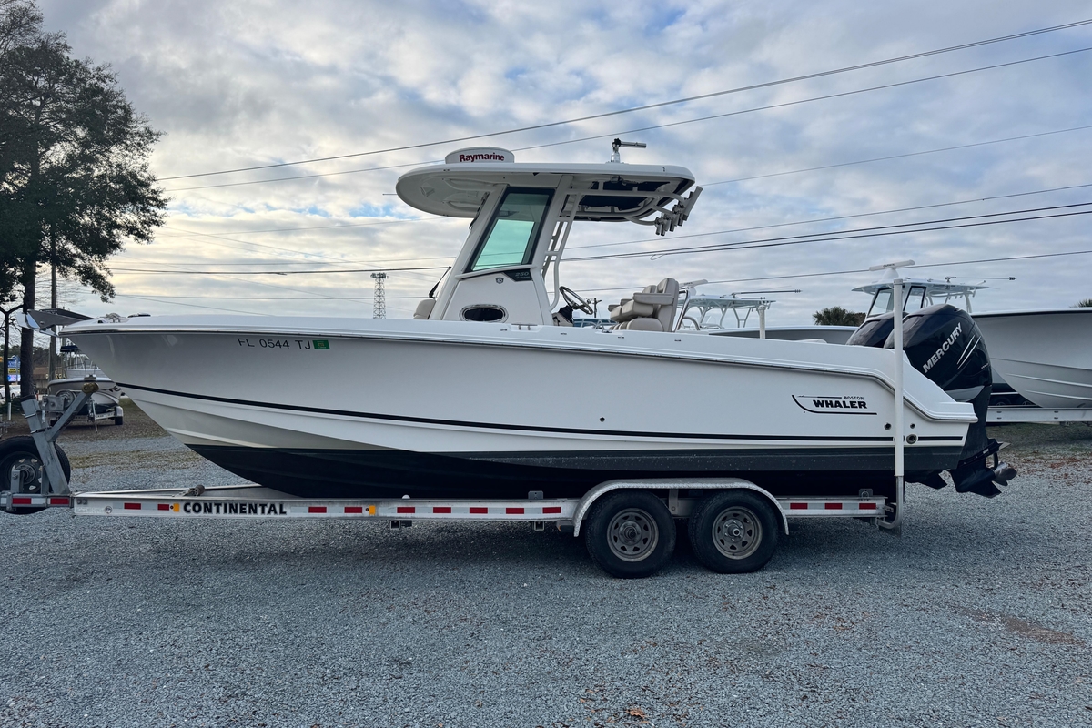 2018 Boston Whaler 250 Outrage - Sold Boat
