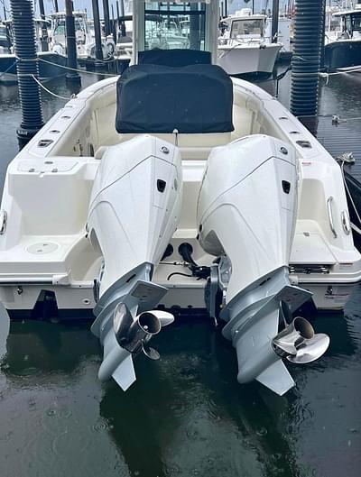 BOATZON | Boston Whaler 250 Outrage 2021