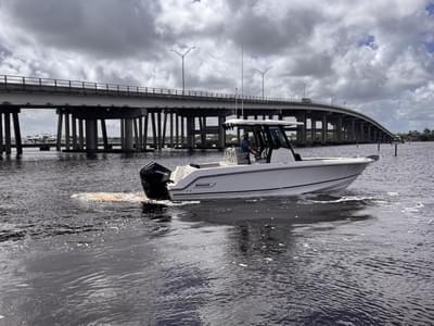 BOATZON | Boston Whaler 250 Outrage 2025