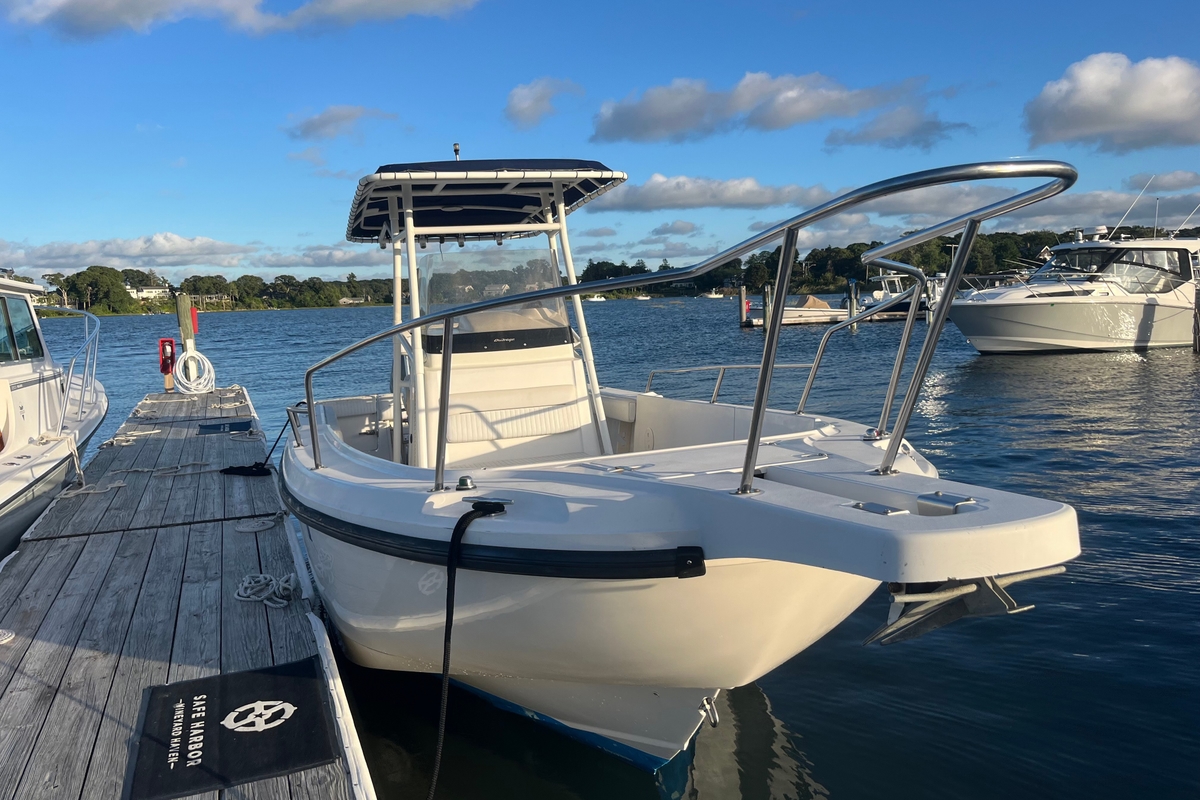 1999 Boston Whaler 260 - Sold Boat