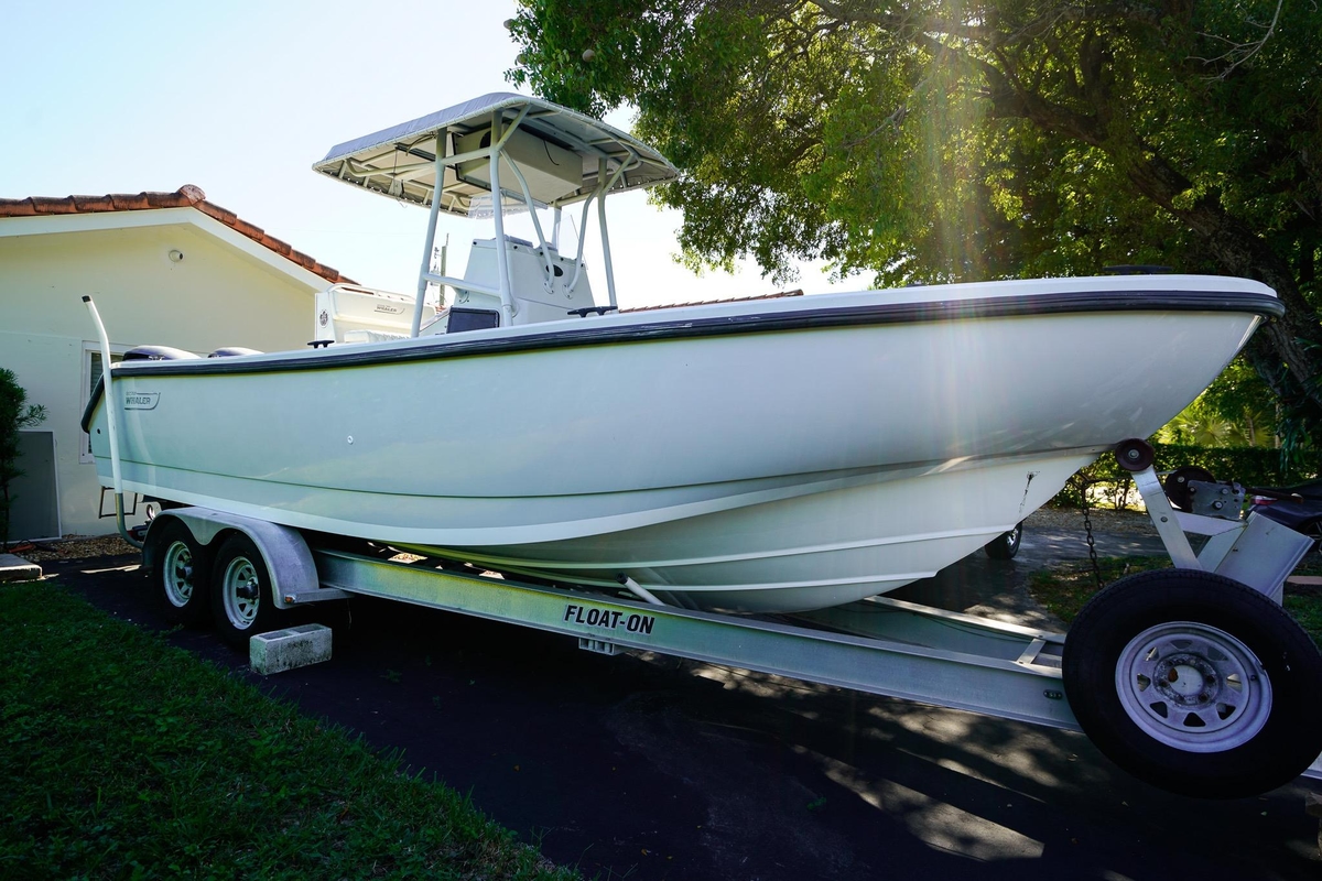 2005 Boston Whaler 260 Justice - Sold Boat
