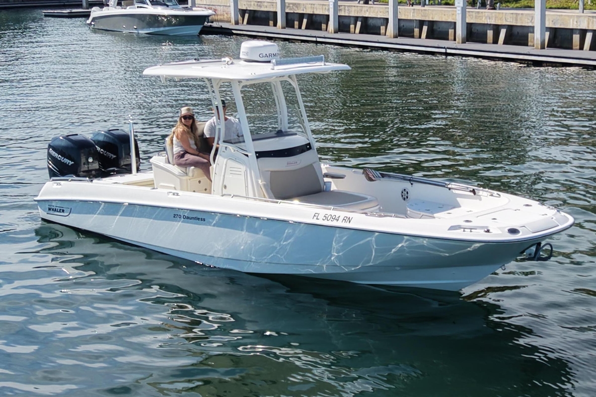 2018 Boston Whaler 270 Dauntless - Sold Boat