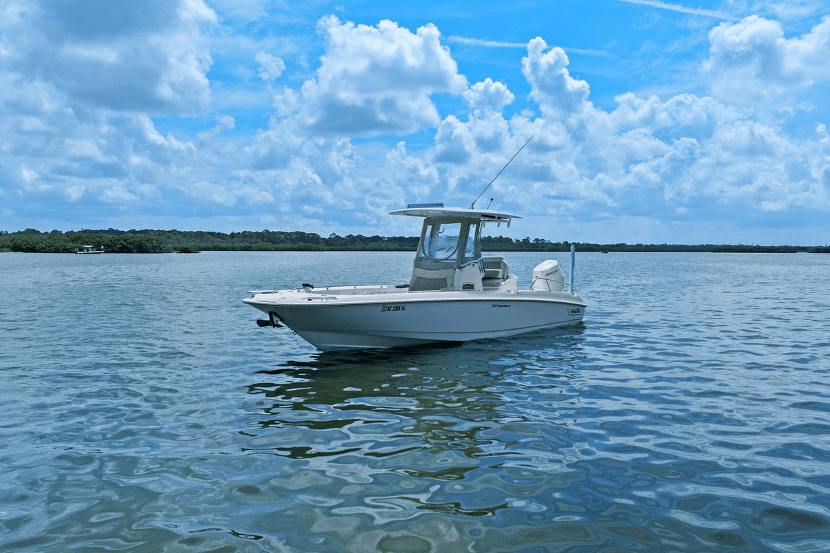 2018 Boston Whaler 270 DAUNTLESS - Sold Boat