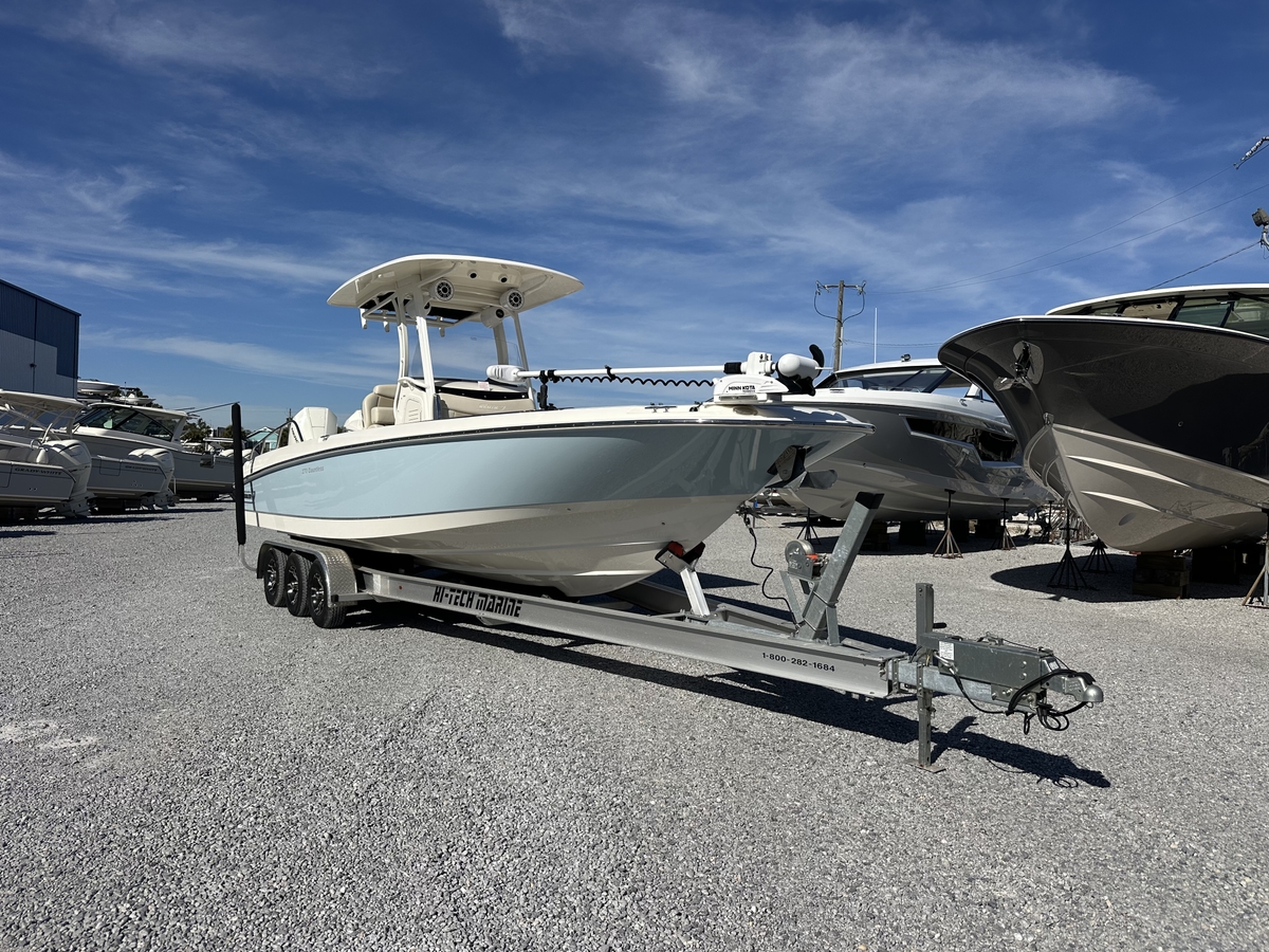 2022 Boston Whaler 270 DAUNTLESS - Sold Boat