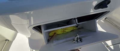 BOATZON | Boston Whaler 270 Outrage 2006