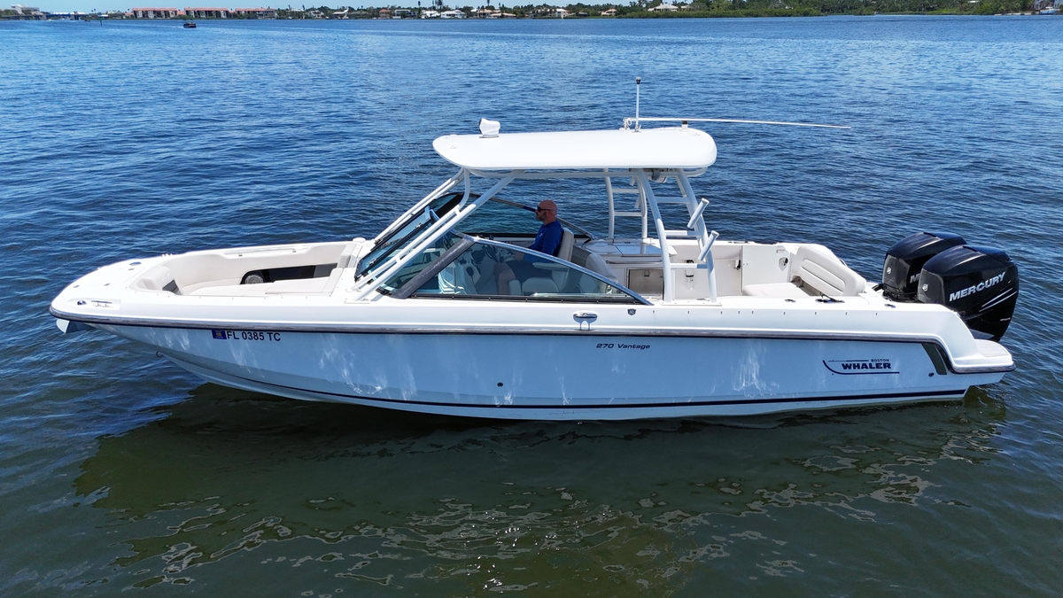 2018 Boston Whaler 270 Vantage - Sold Boat