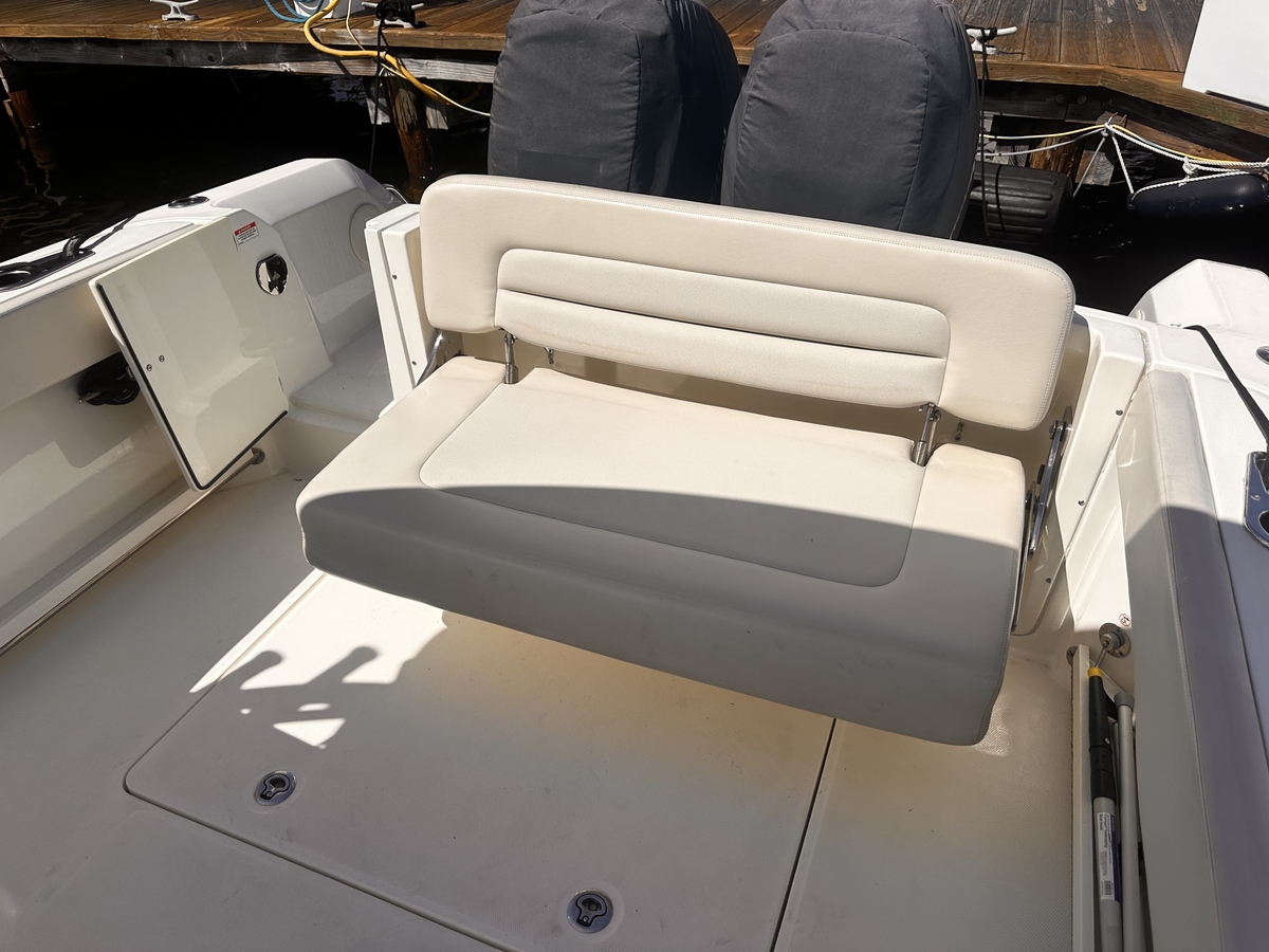 2018 Boston Whaler 270 VANTAGE - Sold Boat