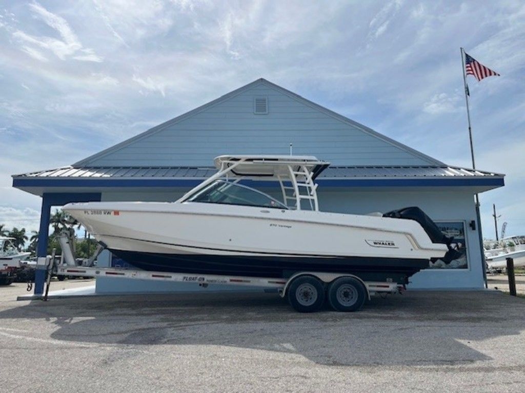 2018 Boston Whaler 270 Vantage - Sold Boat