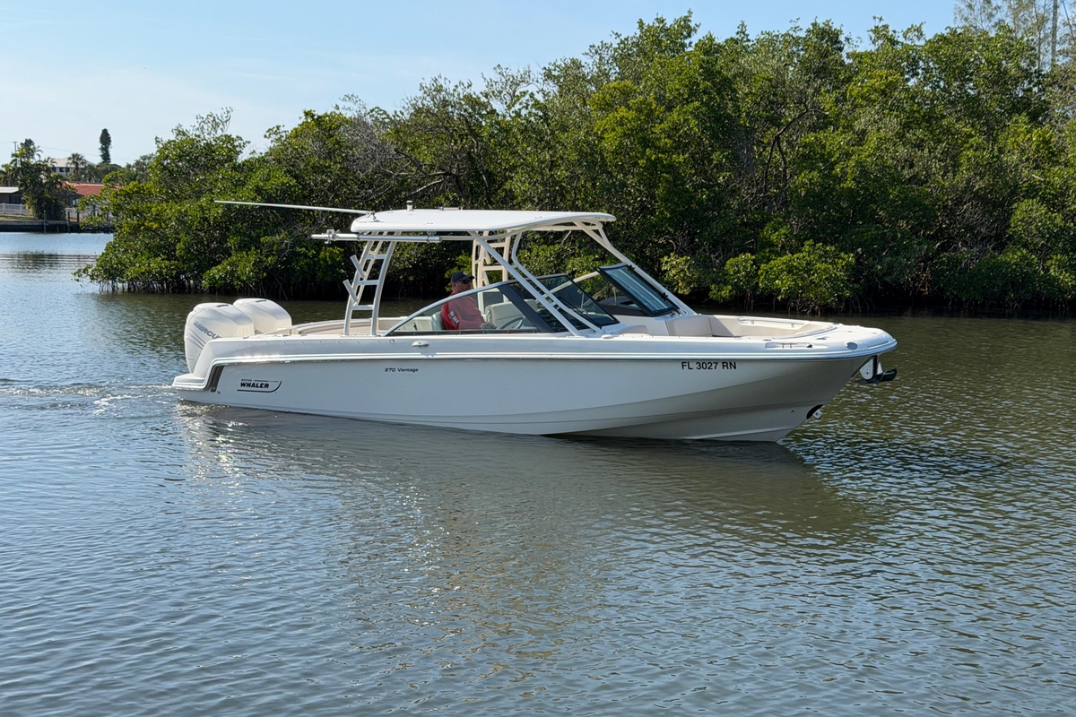 2018 Boston Whaler 270 Vantage - Sold Boat