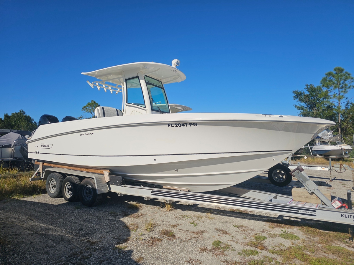 2013 Boston Whaler 280 Outrage - Sold Boat
