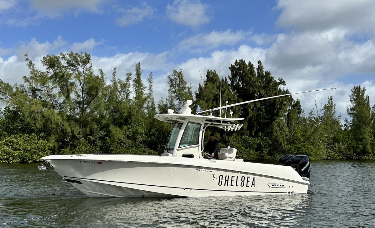 2014 Boston Whaler 280 Outrage - Sold Boat