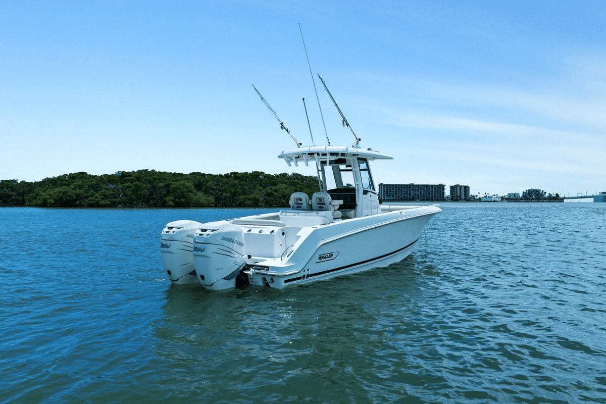 2018 Boston Whaler 280 OUTRAGE - Sold Boat