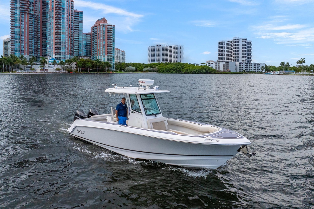 2019 Boston Whaler 280 Outrage - Sold Boat
