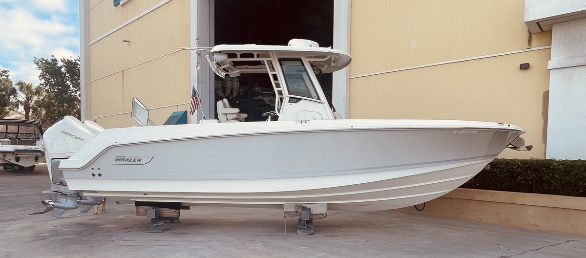 2019 Boston Whaler 280 OUTRAGE - Sold Boat