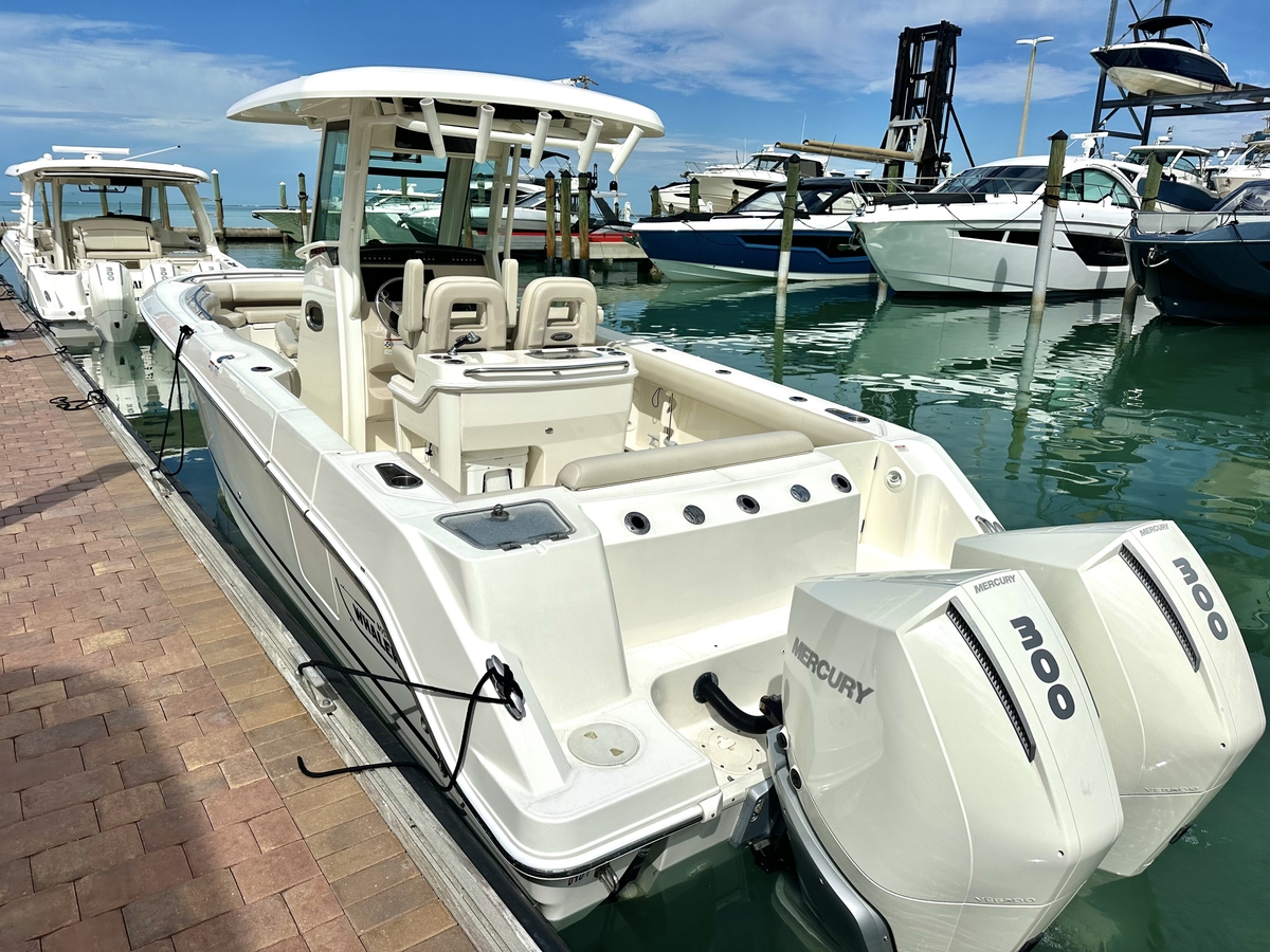 2022 Boston Whaler 280 OUTRAGE - Sold Boat