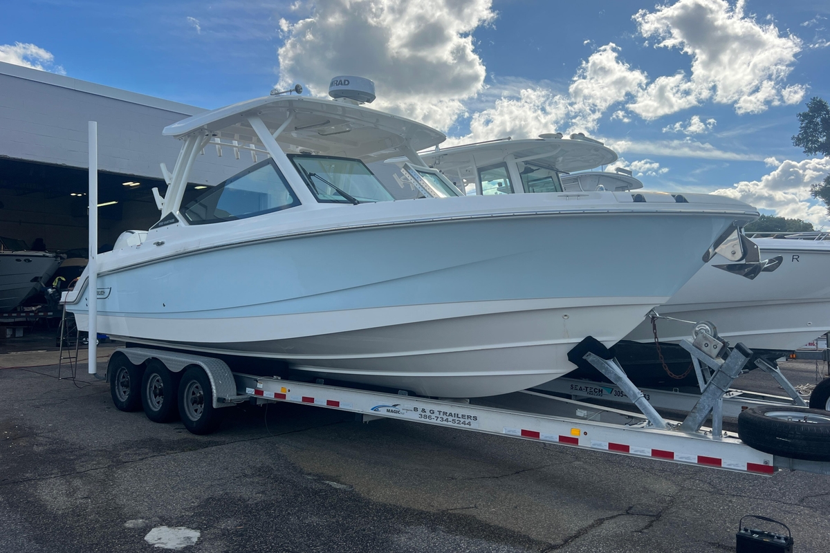 2023 Boston Whaler 280 Vantage - Sold Boat