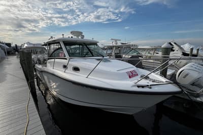 BOATZON | Boston Whaler 315 Conquest 2016