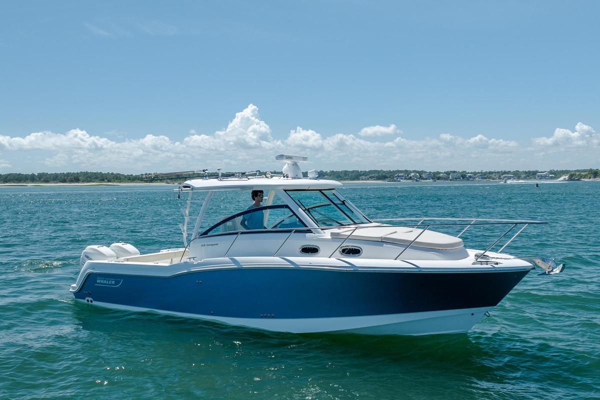 2017 Boston Whaler 315 Conquest - Sold Boat