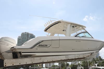 BOATZON | Boston Whaler 320 Vantage 2016