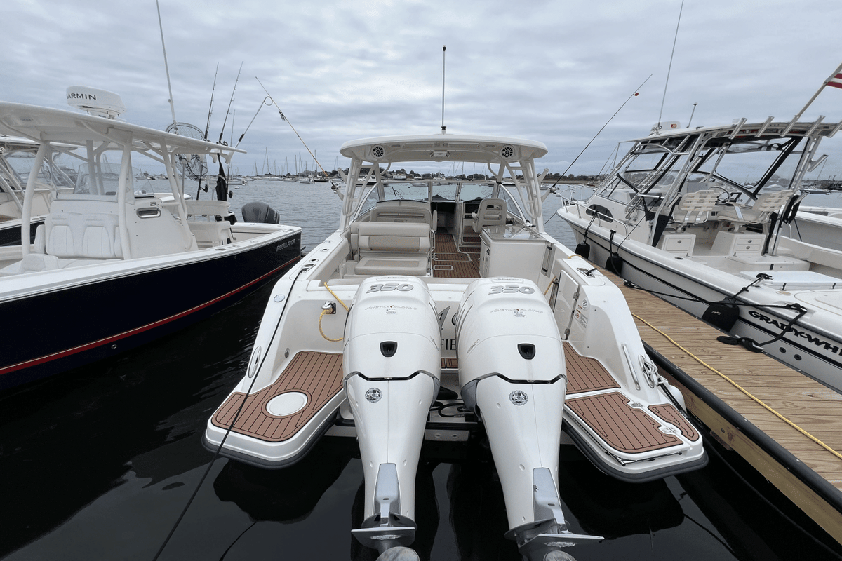 2017 Boston Whaler 320 VANTAGE - Sold Boat