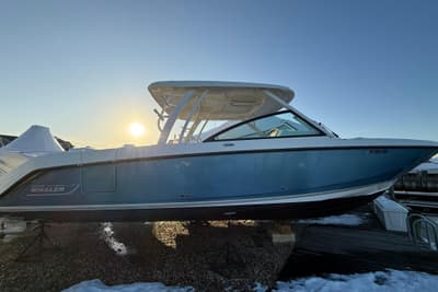 BOATZON | Boston Whaler 320 Vantage 2017