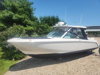 BOATZON | Boston Whaler 320 Vantage 2018