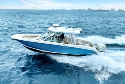 BOATZON | Boston Whaler 320 Vantage 2018