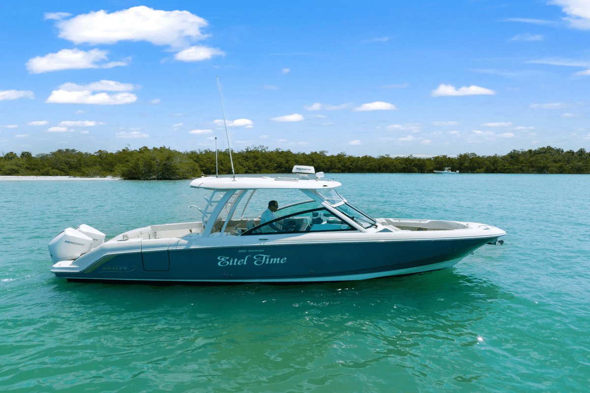 2019 Boston Whaler 320 VANTAGE - Sold Boat