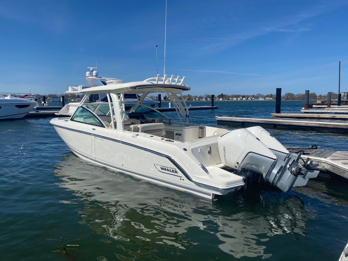 2020 Boston Whaler 320 VANTAGE - Sold Boat