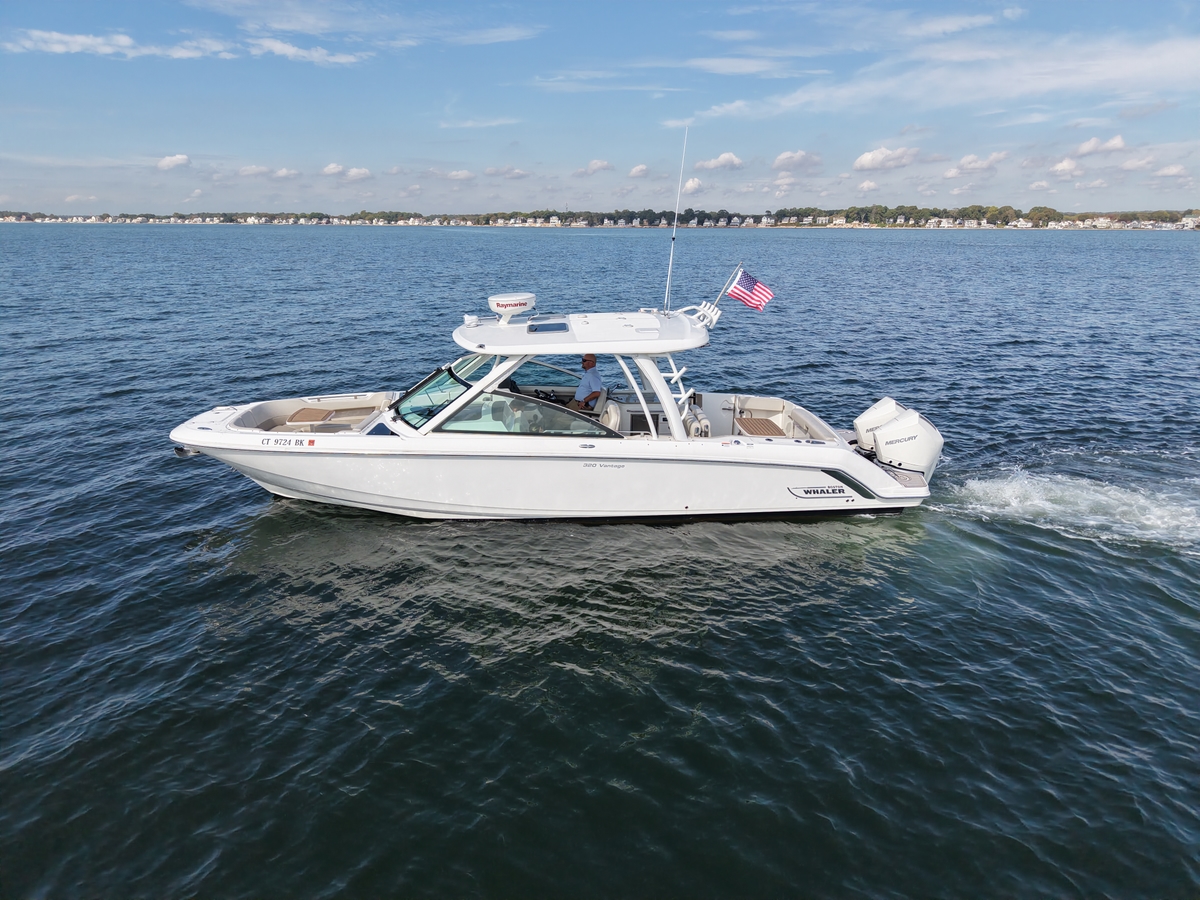 2020 Boston Whaler 320 VANTAGE - Sold Boat
